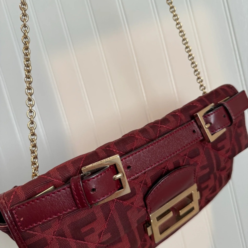 Fendi Red Shoulder Bag with Monogram and Gold Hardware - Picture 4 of 16